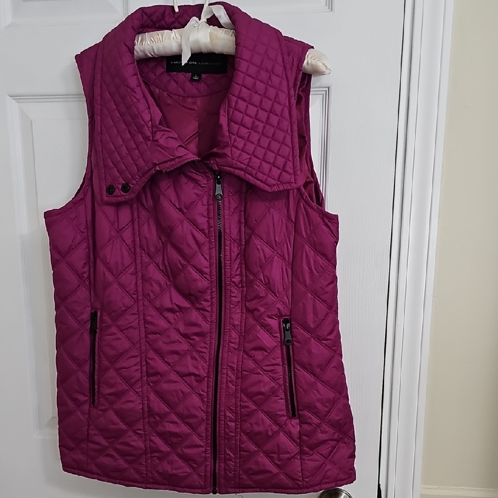 Marc New York Andrew Marc Women's Quilted Vest in Magenta. Size L.